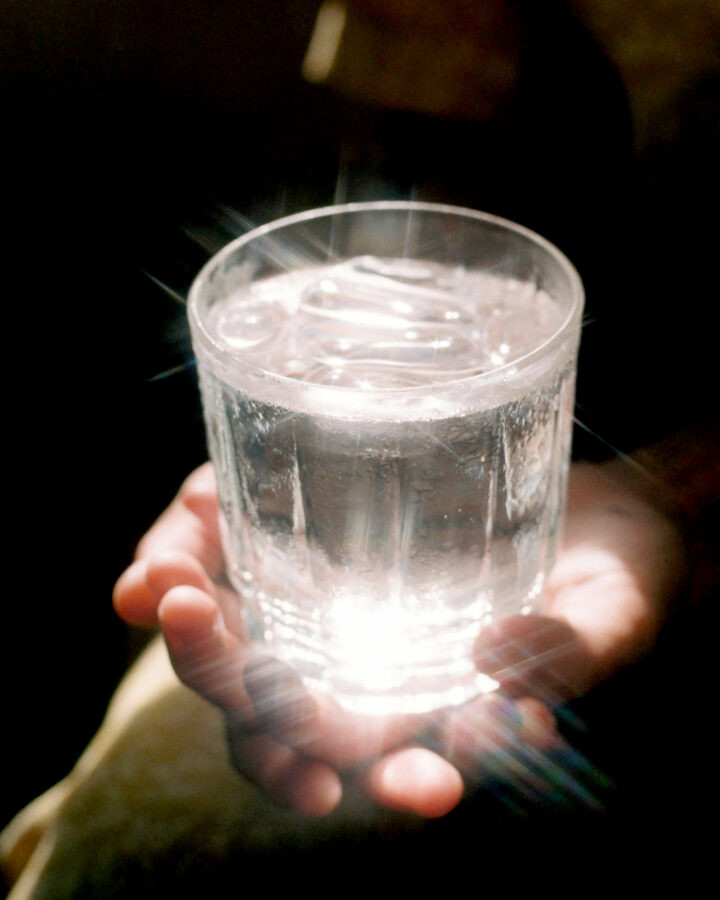 Lời khuy&ecirc;n cho những người hay uống nước đ&ecirc;m- Ảnh 3.