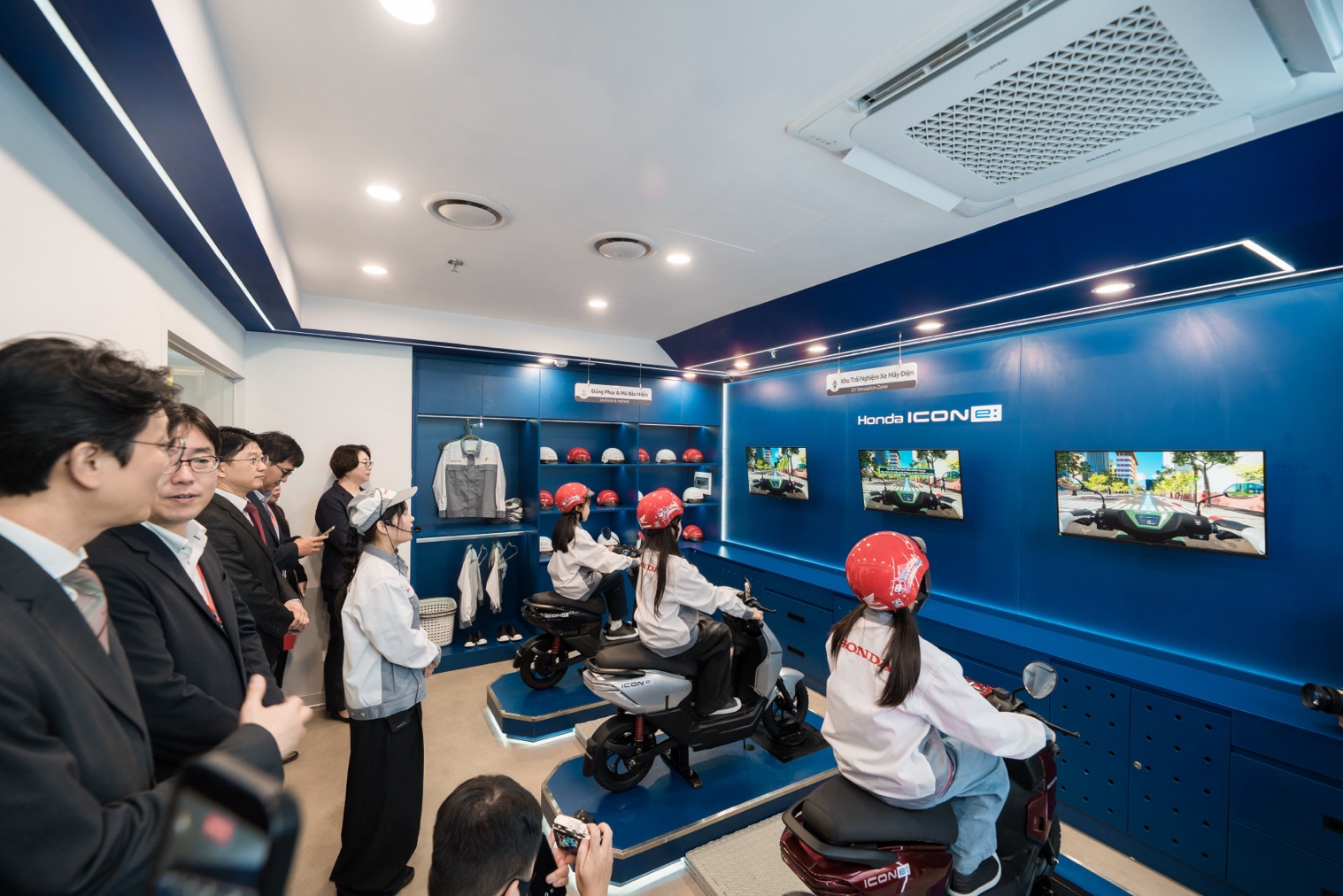 Honda Việt Nam hợp t&aacute;c với KidZania H&agrave; Nội ra mắt s&acirc;n chơi trải nghiệm &ldquo;Trung t&acirc;m C&ocirc;ng nghệ Xe m&aacute;y điện Honda&rdquo; d&agrave;nh cho trẻ em - Ảnh 2.