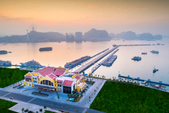 &rlm;Lễ 2/9 đầu ti&ecirc;n của th&agrave;nh phố Quảng Ninh: 3.500 drone, 72 t&agrave;u tr&igrave;nh diễn &aacute;nh s&aacute;ng, ph&aacute;o hoa hai lần một đ&ecirc;m&rlm; - Ảnh 3.