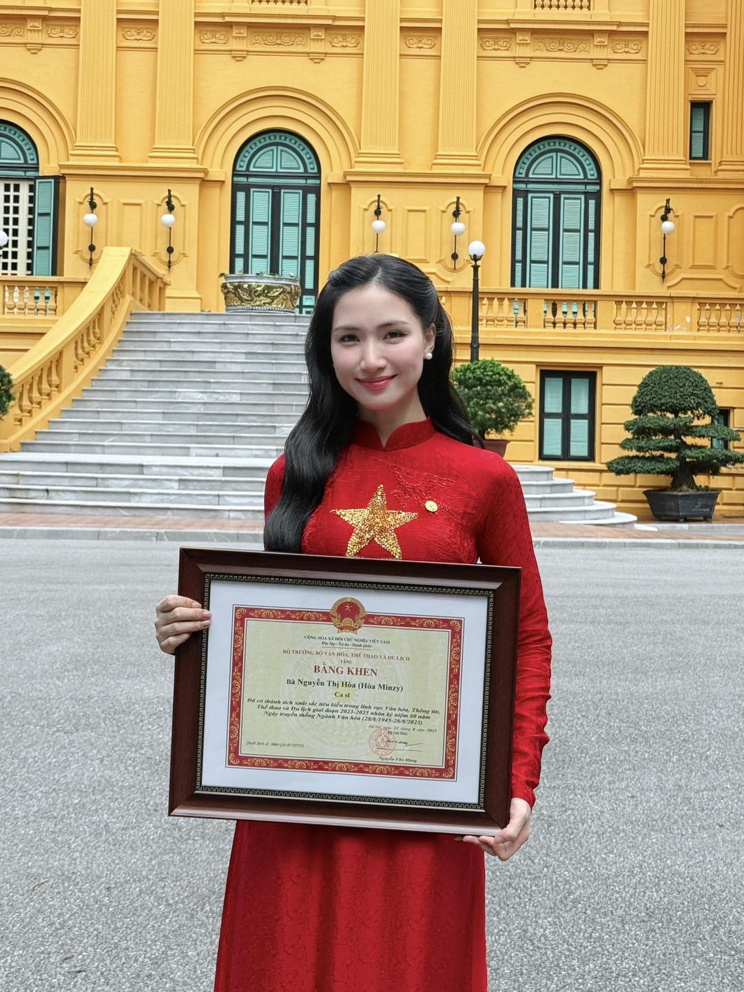 Ca sĩ Việt 2 năm liền dự Lễ kỷ niệm 2/9: T&igrave;nh duy&ecirc;n - sự nghiệp thăng hoa, li&ecirc;n tục nhận bằng khen danh gi&aacute;- Ảnh 6.