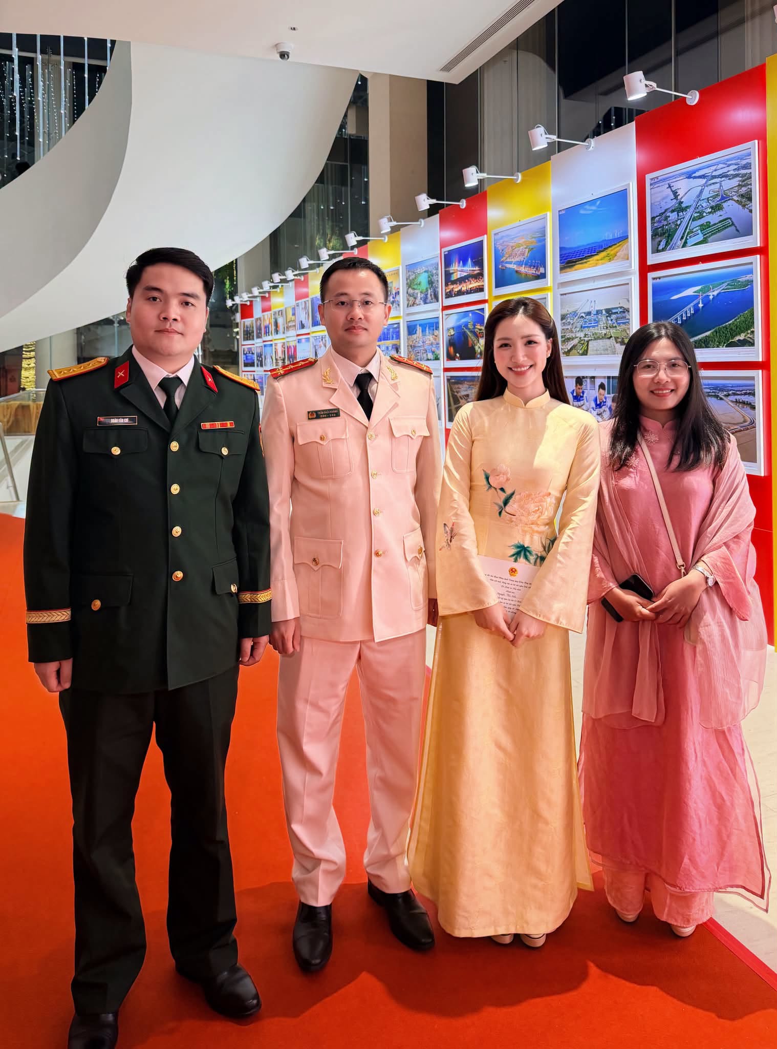 Ca sĩ Việt 2 năm liền dự Lễ kỷ niệm 2/9: T&igrave;nh duy&ecirc;n - sự nghiệp thăng hoa, li&ecirc;n tục nhận bằng khen danh gi&aacute;- Ảnh 4.
