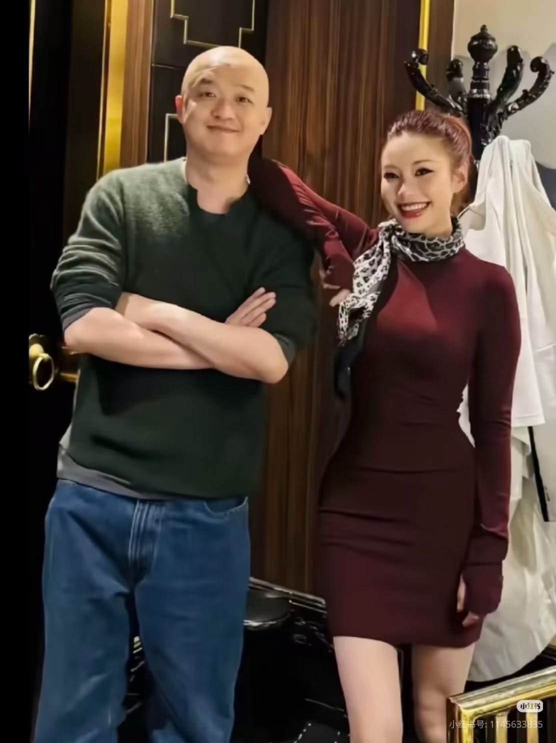 Lộ diện chân dung "tiểu tam" khiến nam diễn viên B. phản bội vợ mỹ nhân trong lúc mang thai lần 2 - Ảnh 1.