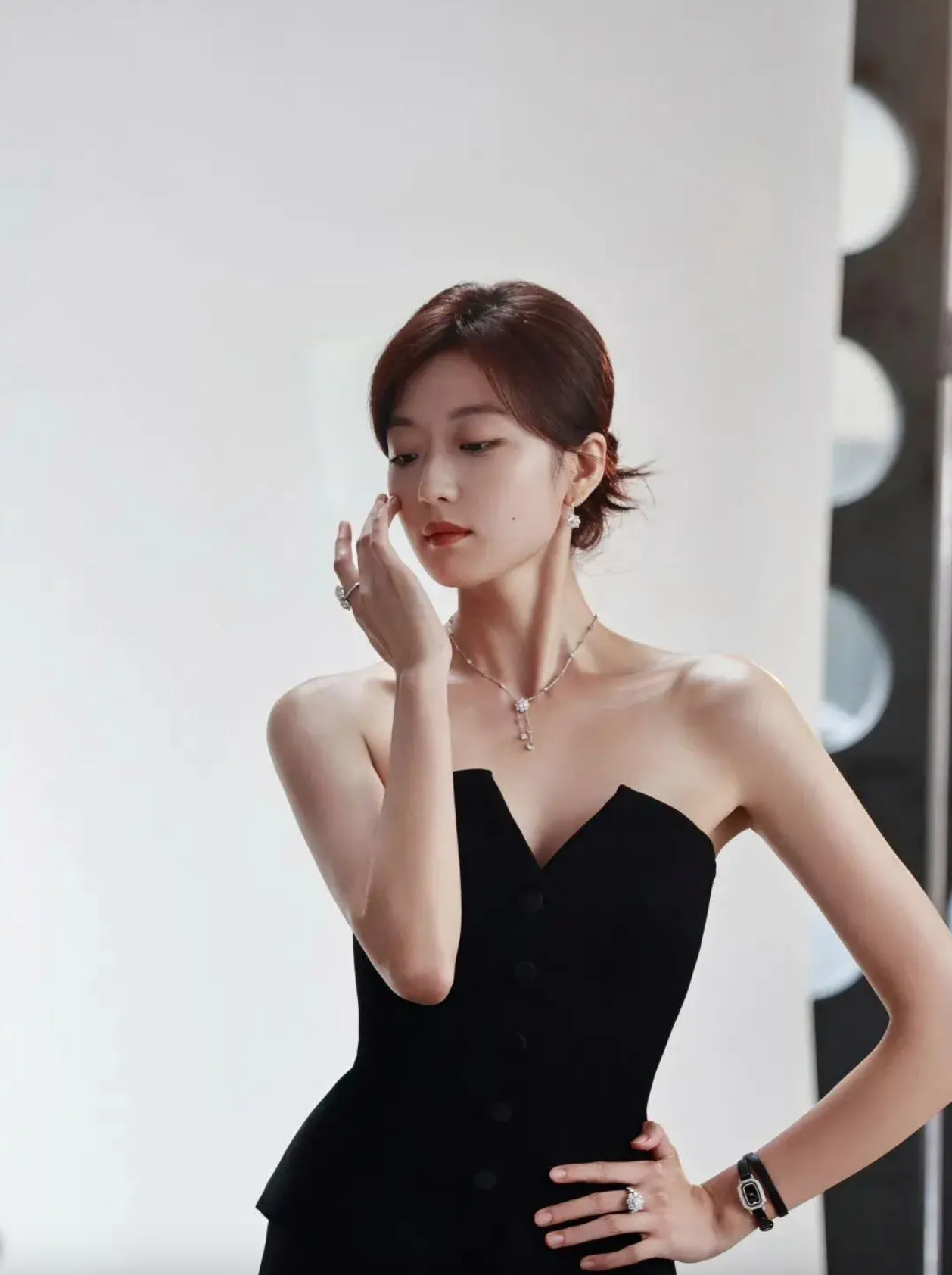 Sốc visual mỹ nh&acirc;n c&oacute; đ&ocirc;i ch&acirc;n chiếm 65% chiều cao cơ thể: Đường cong gắt hơn đường đua, ngắm 10 kiếp vẫn m&ecirc;- Ảnh 3.
