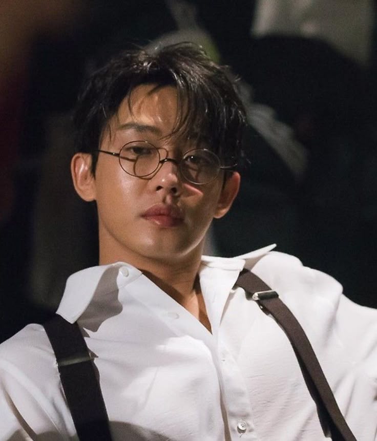 Yoo Ah In tr&ocirc;ng qu&aacute; th&ecirc; thảm- Ảnh 7.