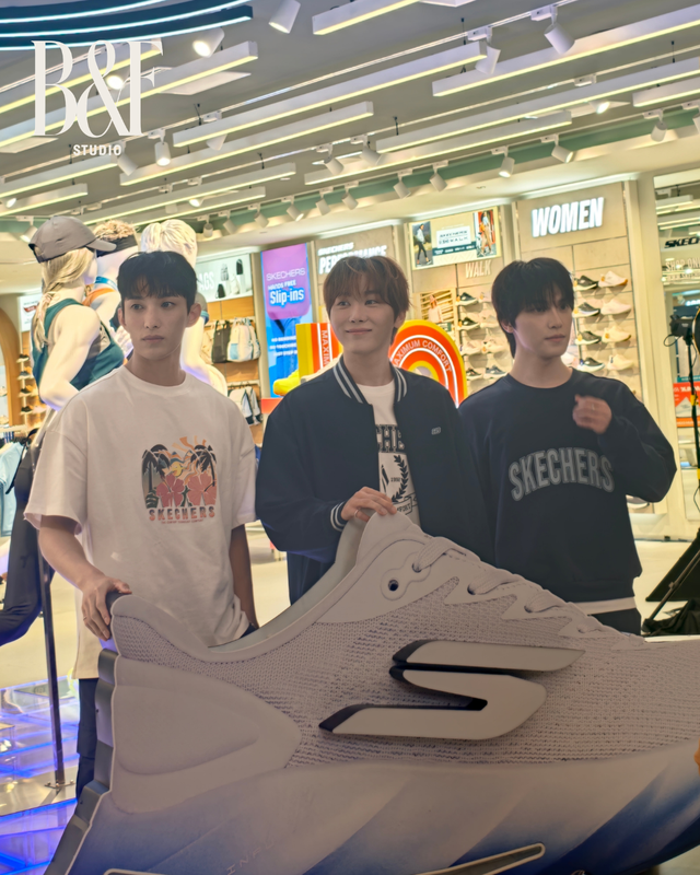 SEVENTEEN khiến 4 tầng TTTM đông đúc khi đổ bộ event Skechers, tiết lộ bí quyết để luôn "mới" sau 11 năm- Ảnh 2.