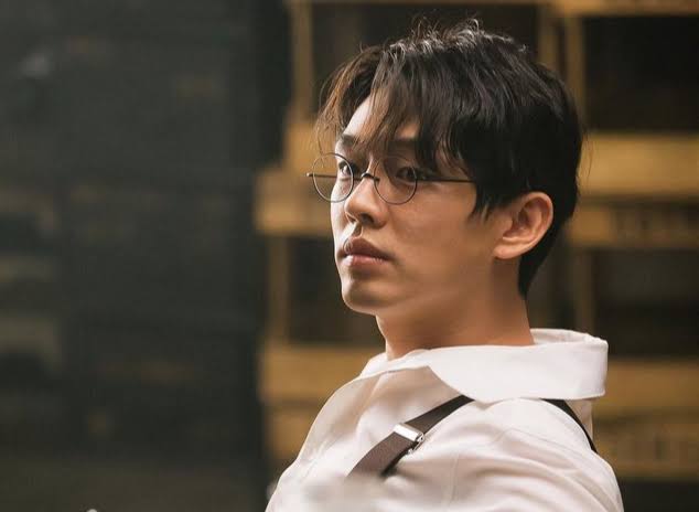 Yoo Ah In tr&ocirc;ng qu&aacute; th&ecirc; thảm- Ảnh 1.