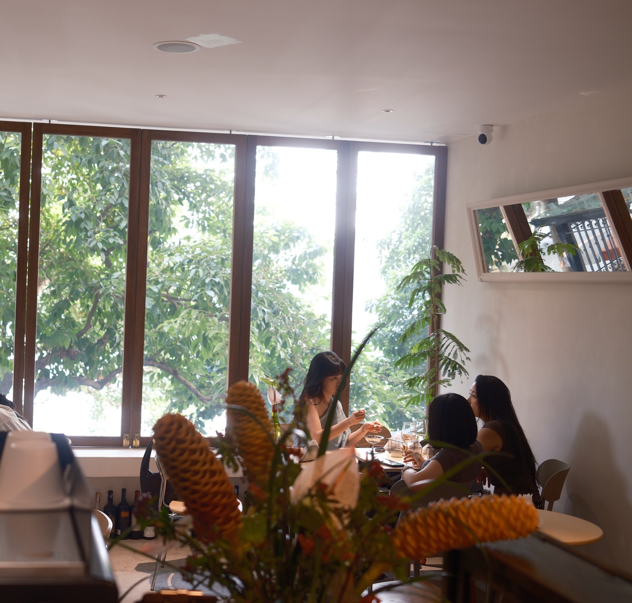 Gallery - Kỳ nghỉ lễ này, trốn cả thế giới trong 5 quán rượu dành cho kẻ sành ăn uống - image 24