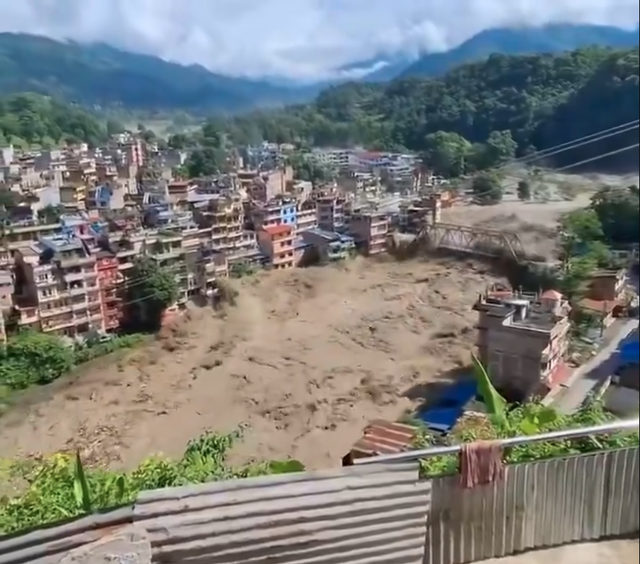 Sau lũ qu&eacute;t ở Nepal, giới khoa học cảnh b&aacute;o dạng thảm họa c&oacute; thể tạo chuỗi thi&ecirc;n tai chết người- Ảnh 4.
