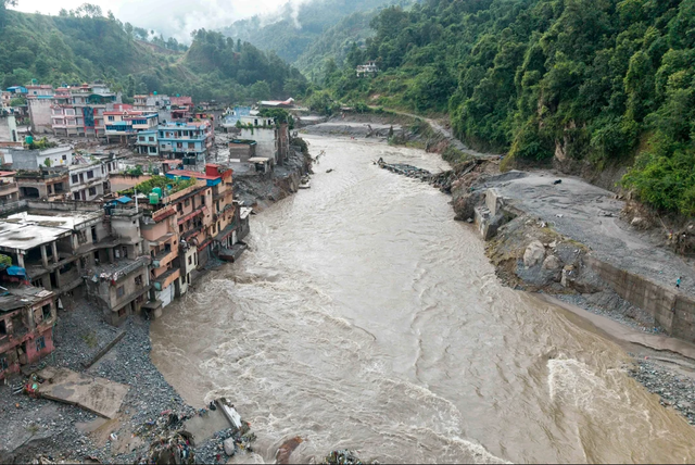 Sau lũ qu&eacute;t ở Nepal, giới khoa học cảnh b&aacute;o dạng thảm họa c&oacute; thể tạo chuỗi thi&ecirc;n tai chết người- Ảnh 6.