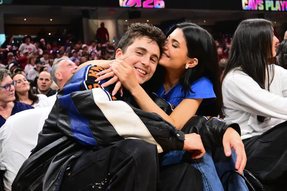 Kylie Jenner đang mang thai con thứ 3?- Ảnh 6.