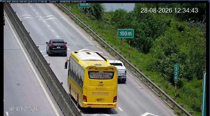 Ng&agrave;y đầu nghỉ lễ, 9 t&agrave;i xế bị phạt lỗi kh&ocirc;ng giữ khoảng c&aacute;ch tr&ecirc;n cao tốc- Ảnh 1.