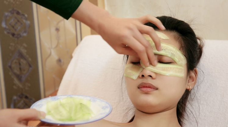 Tận dụng loại quả b&aacute;n đầy ngo&agrave;i chợ, phụ nữ H&agrave;n c&oacute; chi&ecirc;u ri&ecirc;ng để thu nhỏ lỗ ch&acirc;n l&ocirc;ng, gi&uacute;p da căng mịn, tươi trẻ- Ảnh 1.