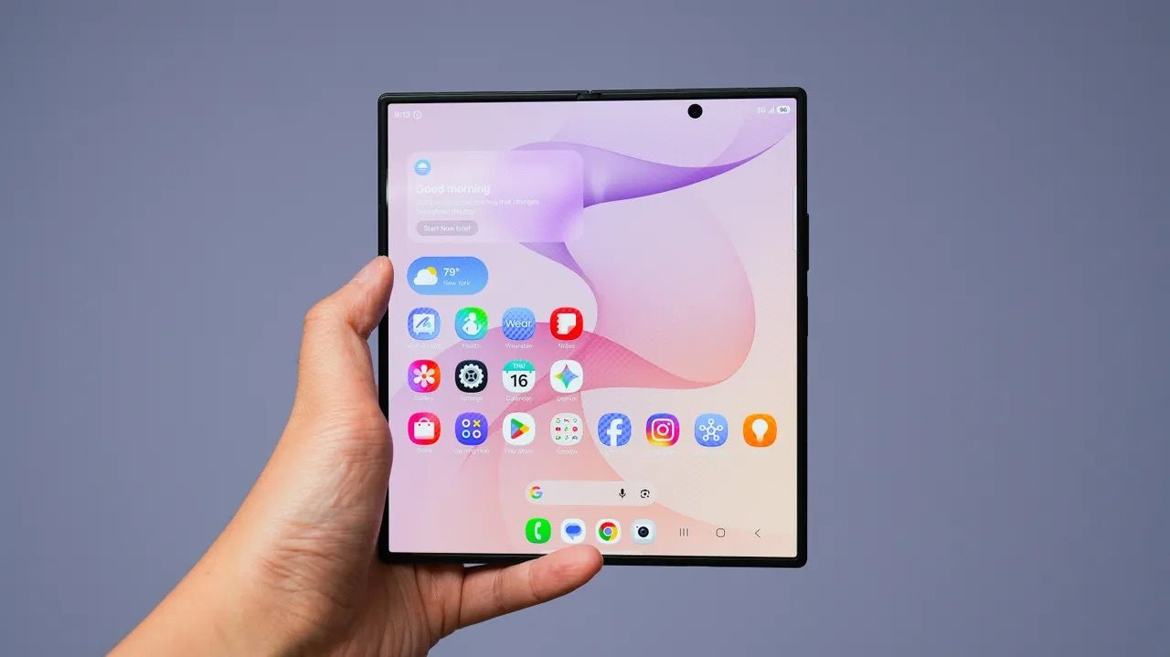 D&ugrave;ng điện thoại trong bao l&acirc;u th&igrave; n&ecirc;n b&aacute;n mua m&aacute;y mới? 2 năm hay 5 năm? C&acirc;u trả lời sẽ khiến bạn bất ngờ- Ảnh 1.