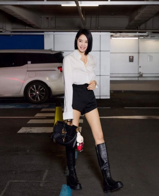 Chị đại showbiz U60 đẹp kinh thi&ecirc;n động địa, body v&agrave; style &aacute;p đảo cả d&agrave;n đ&agrave;n em đ&ocirc;i mươi- Ảnh 2.