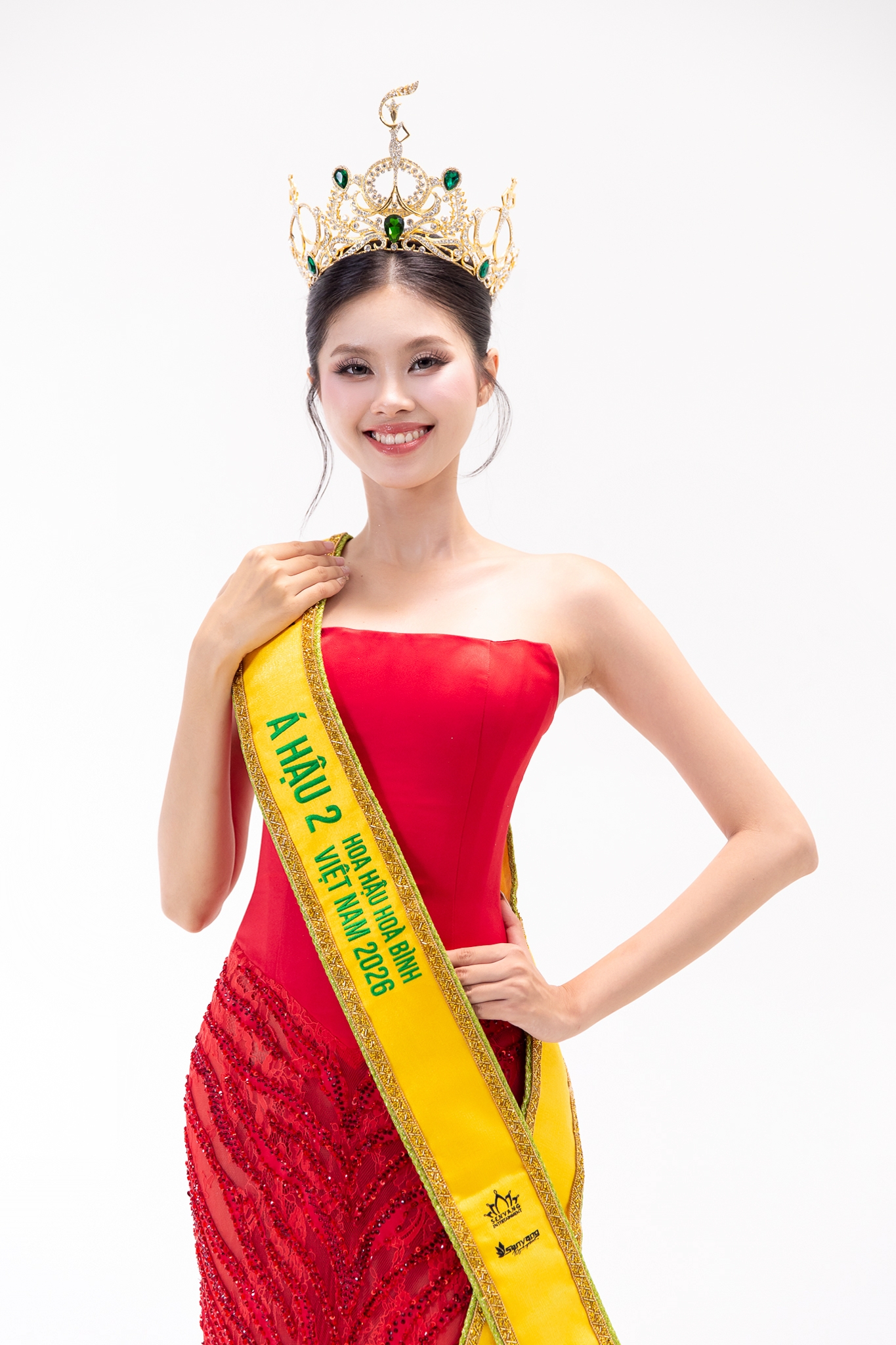 Giao lưu Miss Grand Vietnam 2025: Emoura Phạm mất v&aacute;y tại Chung kết, &Aacute; hậu Bảo Ngọc l&ecirc;n tiếng về suất thi MGI All Stars- Ảnh 7.
