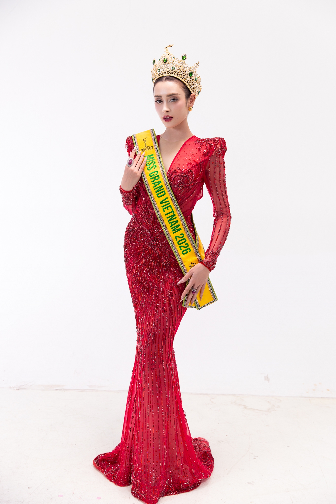 Giao lưu Miss Grand Vietnam 2025: Emoura Phạm mất v&aacute;y tại Chung kết, &Aacute; hậu Bảo Ngọc l&ecirc;n tiếng về suất thi MGI All Stars- Ảnh 3.