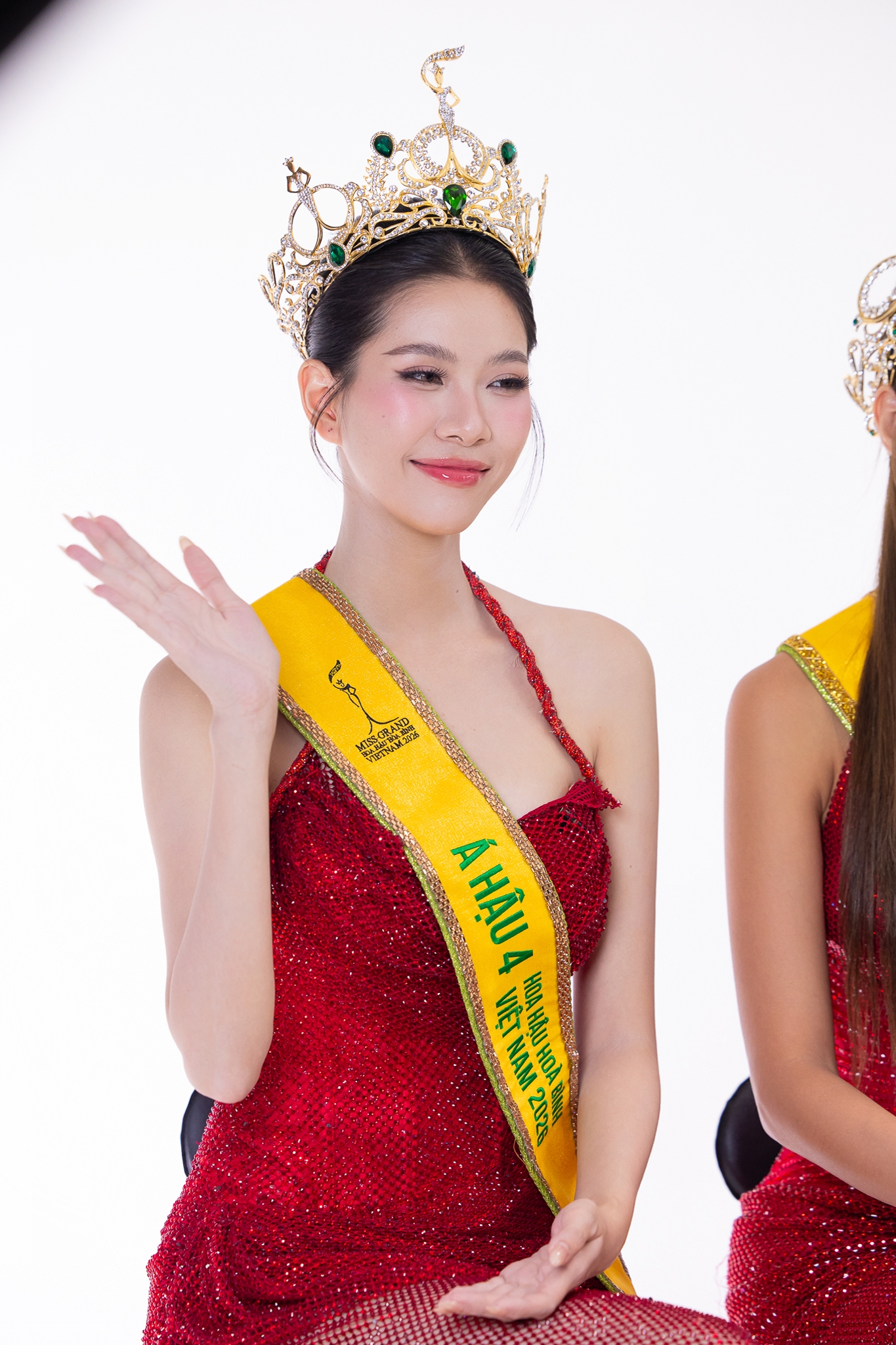 Giao lưu Miss Grand Vietnam 2025: Emoura Phạm mất v&aacute;y tại Chung kết, &Aacute; hậu Bảo Ngọc l&ecirc;n tiếng về suất thi MGI All Stars- Ảnh 10.