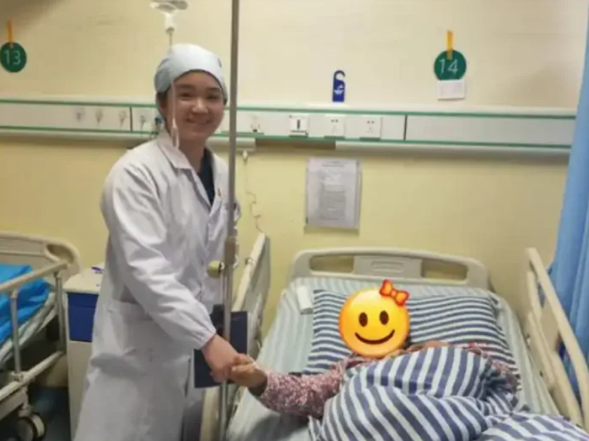 Người phụ nữ 56 tuổi nguy kịch v&igrave; nốt đen "lạ" mọc tr&ecirc;n người - Ảnh 2.