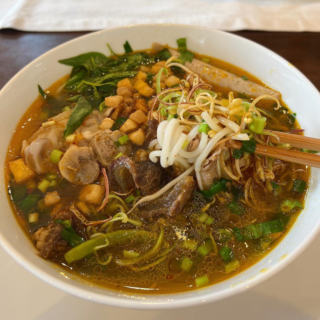Bữa ăn d&acirc;n d&atilde; H&agrave; Tăng nấu cho con trai tỷ ph&uacute; Johnathan Hạnh Nguyễn- Ảnh 4.