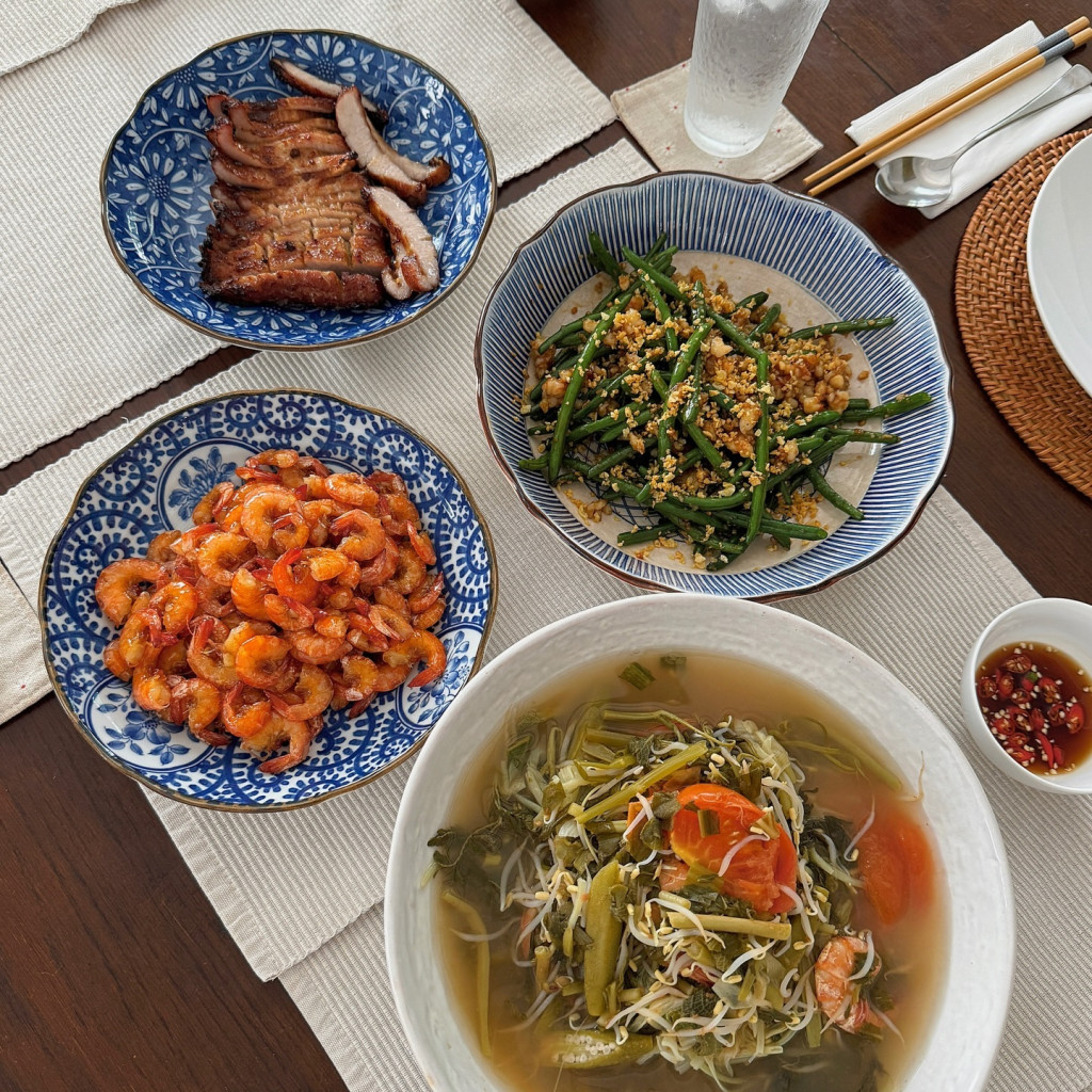 Bữa ăn d&acirc;n d&atilde; H&agrave; Tăng nấu cho con trai tỷ ph&uacute; Johnathan Hạnh Nguyễn- Ảnh 15.