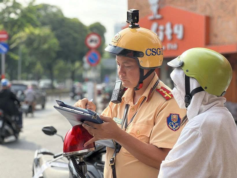 Loạt mức phạt vi phạm giao th&ocirc;ng mới nhất, cao nhất 26 triệu đồng, tất cả người d&acirc;n cập nhật ngay- Ảnh 1.