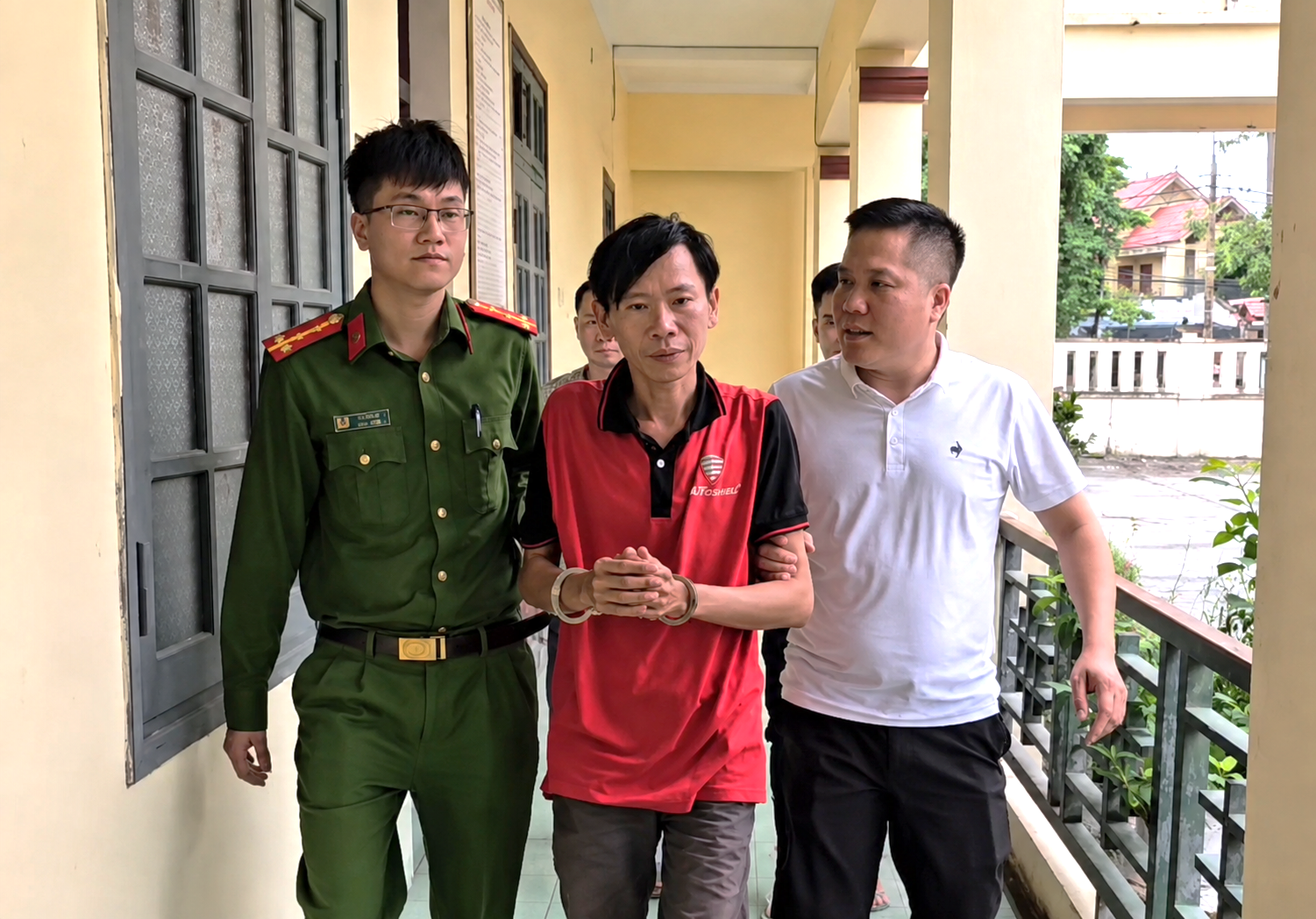 Tấn c&ocirc;ng vợ v&agrave; mẹ vợ rồi bỏ trốn biệt t&iacute;ch: Huỳnh Ngọc Hiền SN 1979 đổi t&ecirc;n, kh&ocirc;ng d&ugrave;ng điện thoại hơn 5 năm- Ảnh 2.