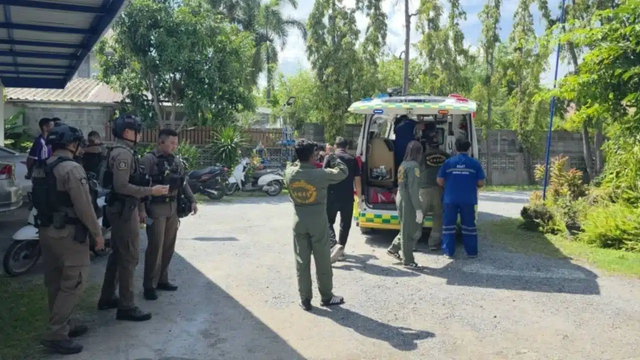Để nhờ &ocirc; t&ocirc; ở nh&agrave; người quen, khi quay lại chủ xe t&aacute; hỏa ph&aacute;t hiện 1 người đ&agrave;n &ocirc;ng bất tỉnh trong xe- Ảnh 2.