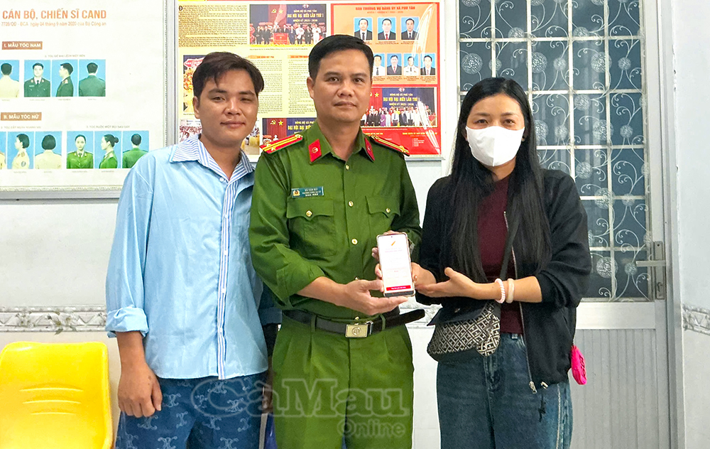 C&ocirc;ng an x&aacute;c minh giao dịch 200.000.000 đồng chuyển v&agrave;o t&agrave;i khoản của Lữ Mai Linh- Ảnh 1.