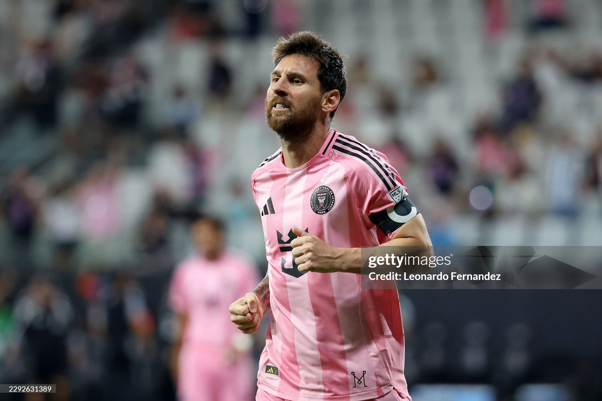 4 bàn thắng, 1 kiến tạo chỉ trong 1 trận đấu, Messi với bộ râu dài trở lại phong độ "huỷ diệt", gắt gao bám đuổi Ronaldo trên cuộc đua 1.000 bàn thắng- Ảnh 3.