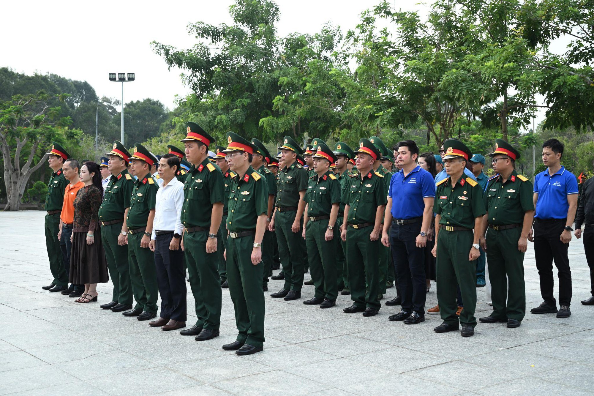 Long Châu cùng Báo Quân đội nhân dân mang “Hành trình tri ân” đến đặc khu Côn Đảo, tầm soát đột quỵ miễn phí cho người dân - Ảnh 1.