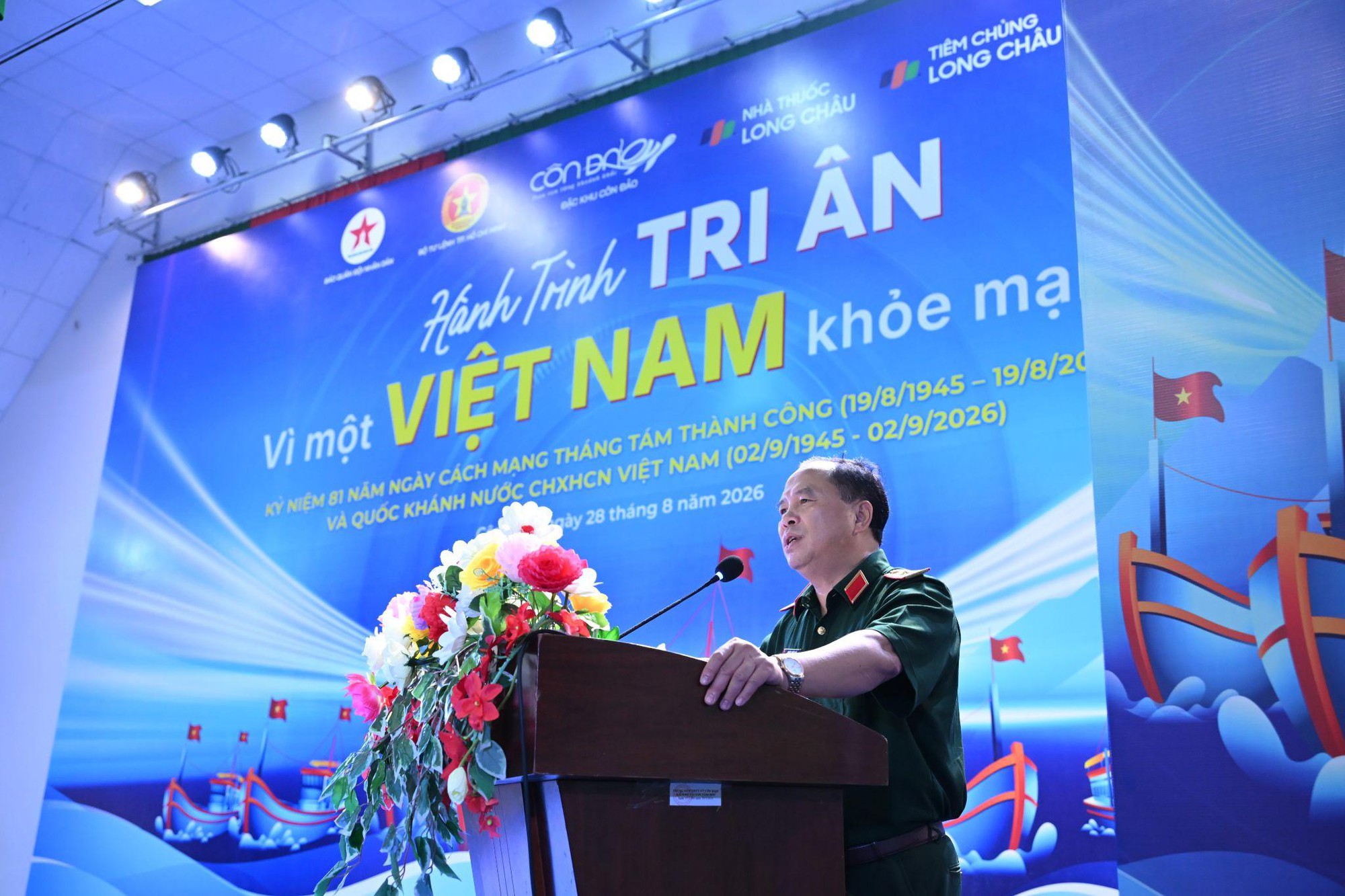 Long Châu cùng Báo Quân đội nhân dân mang “Hành trình tri ân” đến đặc khu Côn Đảo, tầm soát đột quỵ miễn phí cho người dân - Ảnh 2.