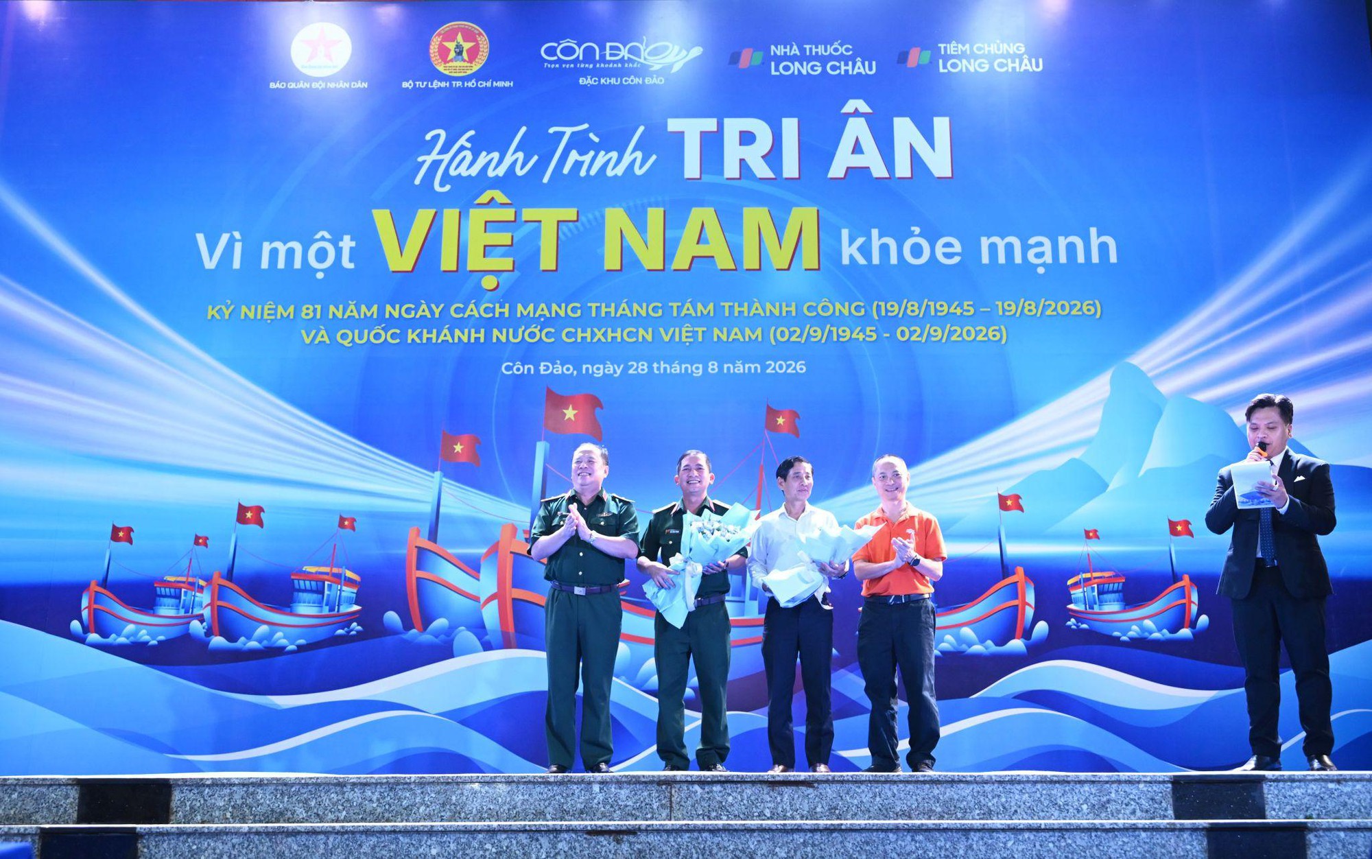 Long Châu cùng Báo Quân đội nhân dân mang “Hành trình tri ân” đến đặc khu Côn Đảo, tầm soát đột quỵ miễn phí cho người dân - Ảnh 4.