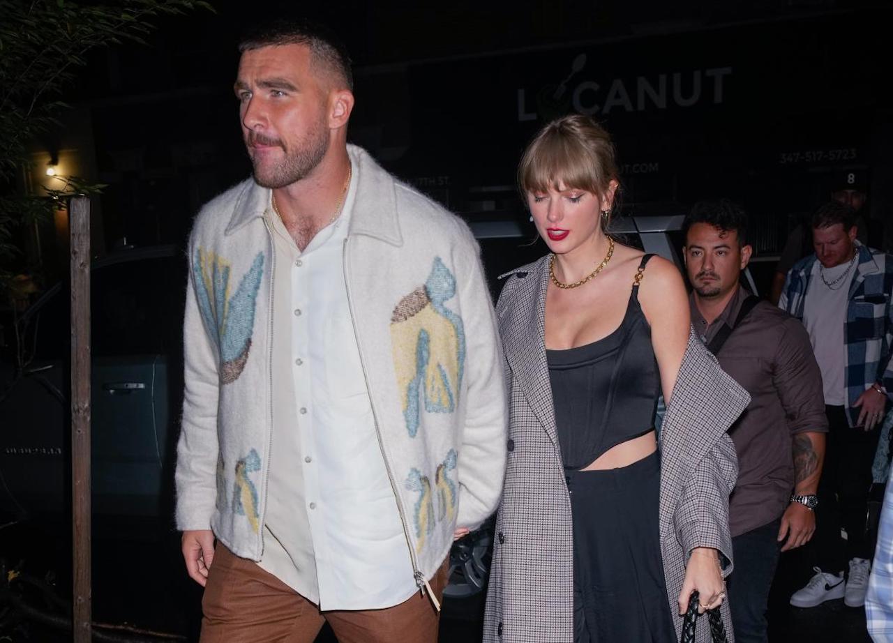 Căn biệt thự của Taylor Swift v&agrave; Travis Kelce: C&oacute; cả rạp phim, hầm rượu, s&acirc;n golf dưới l&ograve;ng đất- Ảnh 1.
