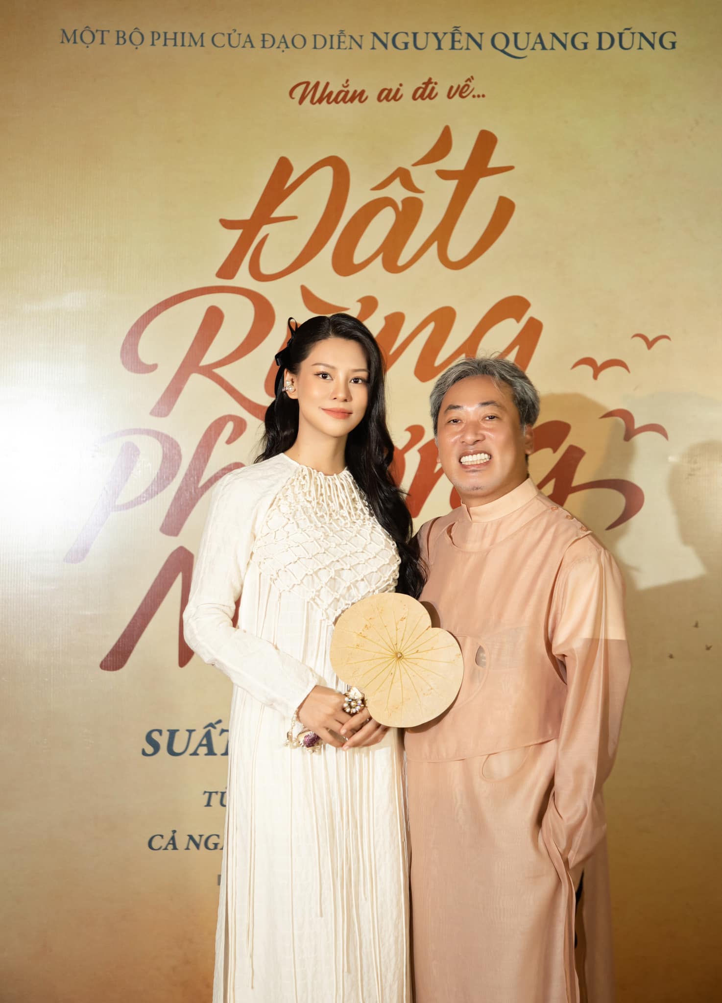Ca sĩ Việt nhan sắc chấp 10 Hoa hậu c&agrave;ng c&oacute; tuổi c&agrave;ng đẹp, được đại gia showbiz hơn 11 tuổi "cưng như trứng mỏng"- Ảnh 5.