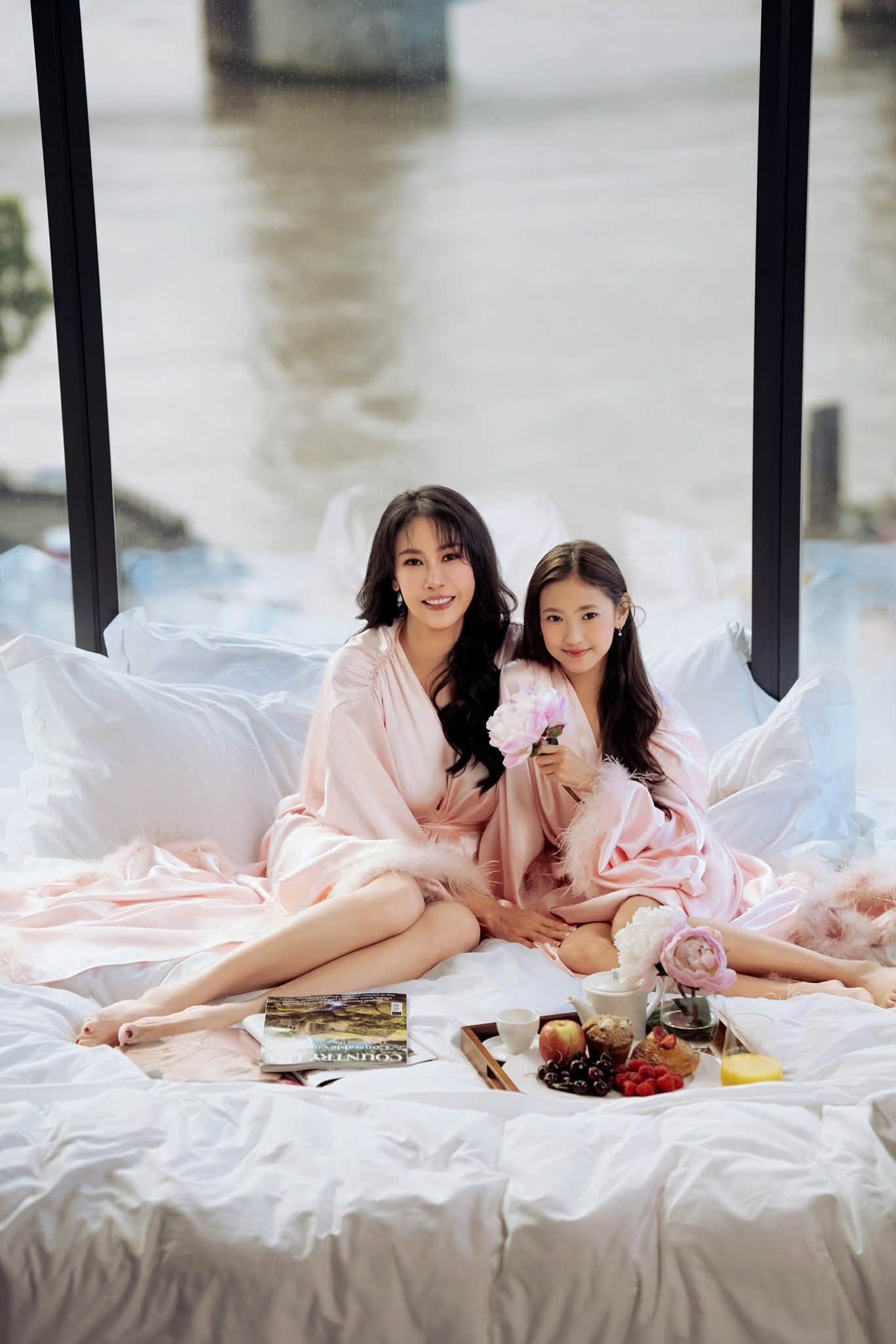 Hoa hậu H&agrave; Kiều Anh than con g&aacute;i cưng suốt ng&agrave;y m&ecirc; thứ n&agrave;y: Hội phụ huynh th&igrave; &agrave;o &agrave;o v&agrave;o "xin v&iacute;a"- Ảnh 3.