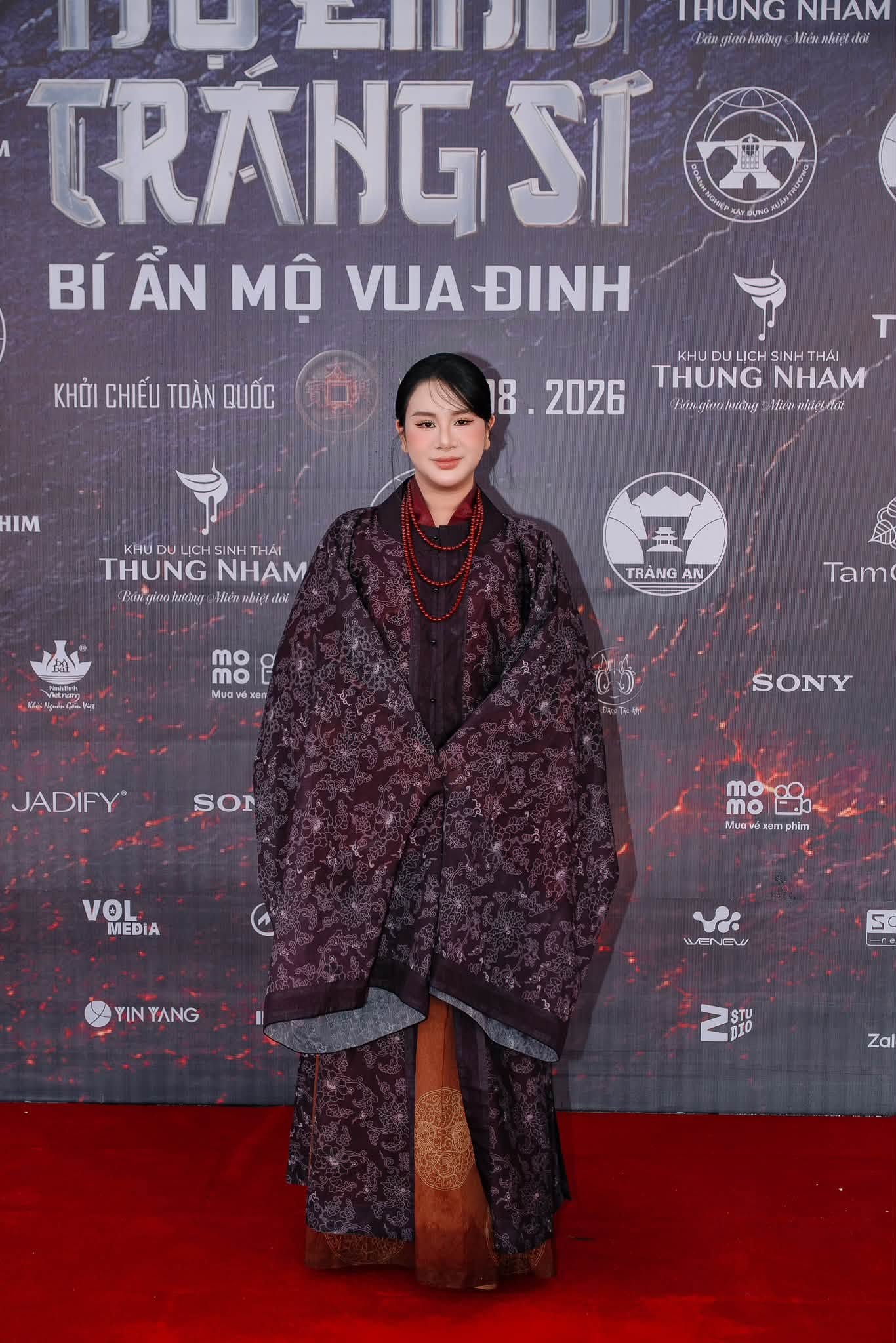Nữ diễn vi&ecirc;n tấu h&agrave;i đỉnh nhất Hộ Linh Tr&aacute;ng Sĩ: Ngoại h&igrave;nh to&aacute;t m&ugrave;i gi&agrave;u sang, cứ xuất hiện l&agrave; h&uacute;t triệu view- Ảnh 2.