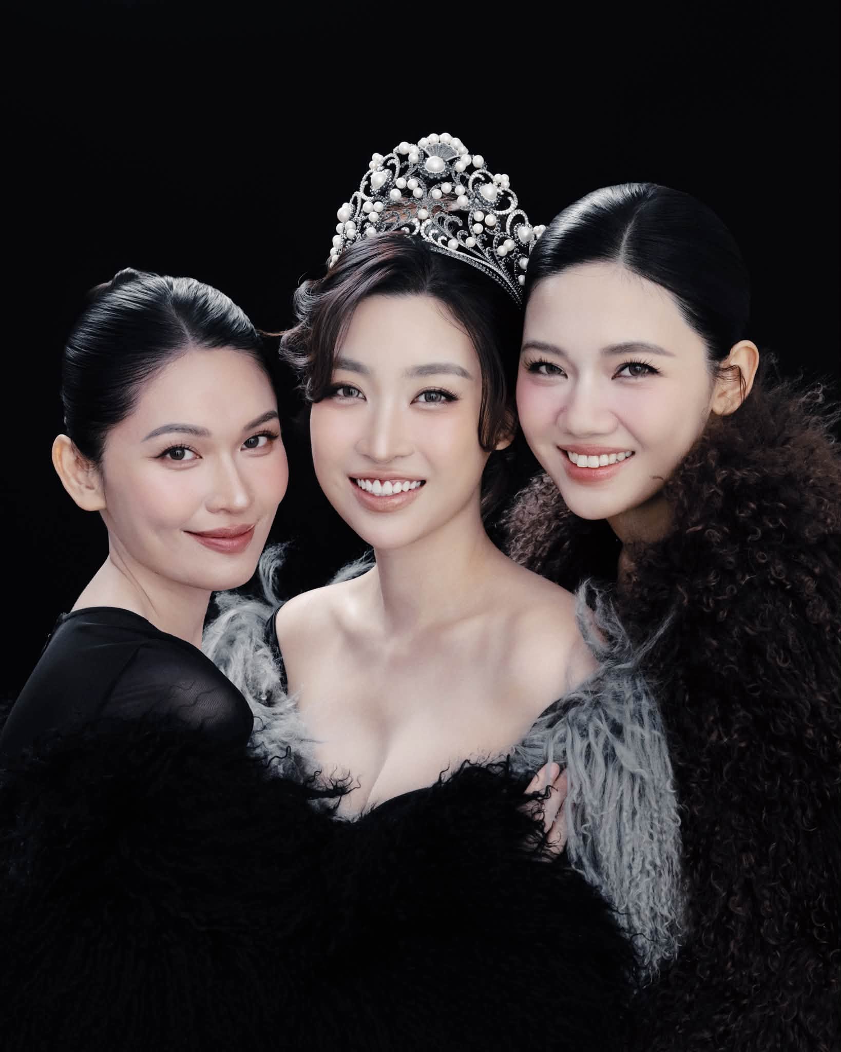 T&igrave;nh h&igrave;nh h&ocirc;n nh&acirc;n của &Aacute; hậu v&agrave; chồng "tổng t&agrave;i" đẹp nhất nh&igrave; Vbiz- Ảnh 1.
