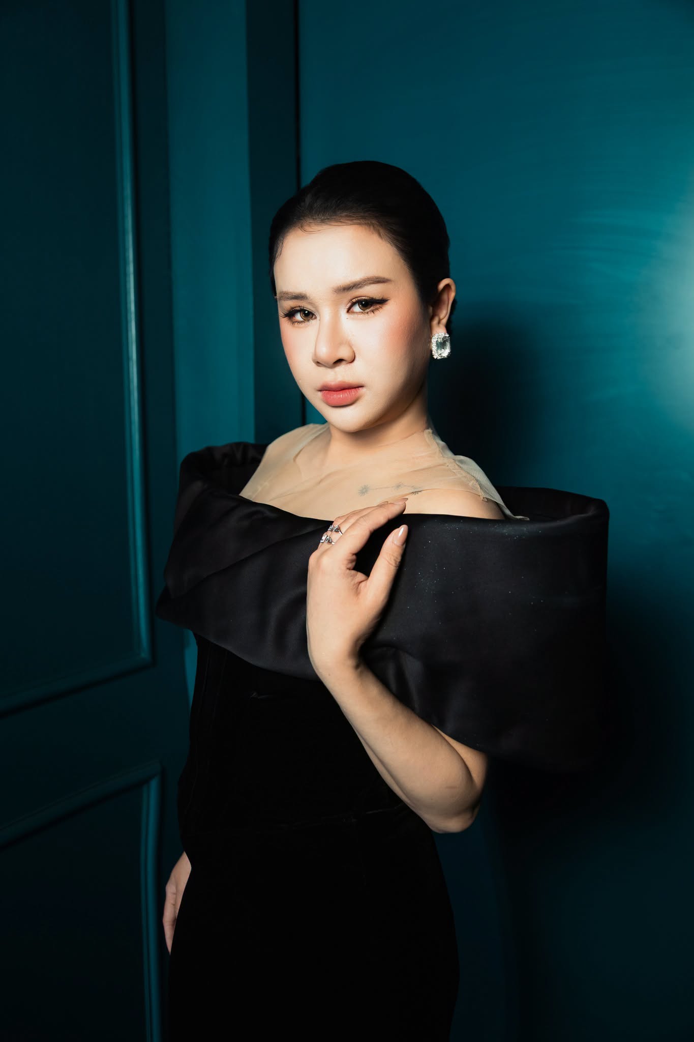 Nữ diễn vi&ecirc;n tấu h&agrave;i đỉnh nhất Hộ Linh Tr&aacute;ng Sĩ: Ngoại h&igrave;nh to&aacute;t m&ugrave;i gi&agrave;u sang, cứ xuất hiện l&agrave; h&uacute;t triệu view- Ảnh 4.