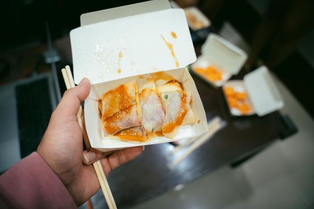 Cơm, m&igrave;, thức ăn thừa để qua đ&ecirc;m: Đừng nghĩ h&acirc;m n&oacute;ng l&agrave; an to&agrave;n, ghi nhớ 5 nguy&ecirc;n tắc để tr&aacute;nh vi khuẩn Cactus Bacillus, ngừa ngộ độc- Ảnh 4.