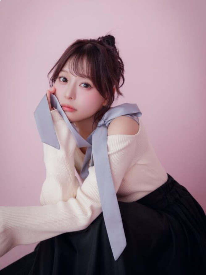 T&oacute;m d&iacute;nh n&agrave;ng thơ showbiz N. nắm tay hẹn h&ograve; cầu thủ lương 2 tỷ/năm giữa phố, bắt đ&agrave;ng trai x&oacute;a sạch số điện thoại của phụ nữ- Ảnh 3.