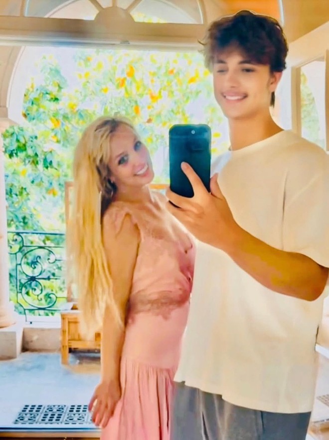 Con trai Britney Spears đang được giới thời trang để mắt: Cao hơn 1m9, li&ecirc;n tiếp &ldquo;bắt tay&rdquo; &ocirc;ng lớn- Ảnh 2.