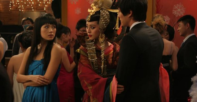 Chương Tử Di đối đầu cả showbiz, "gây thù chuốc oán" với toàn tên tuổi hạng A!- Ảnh 2.