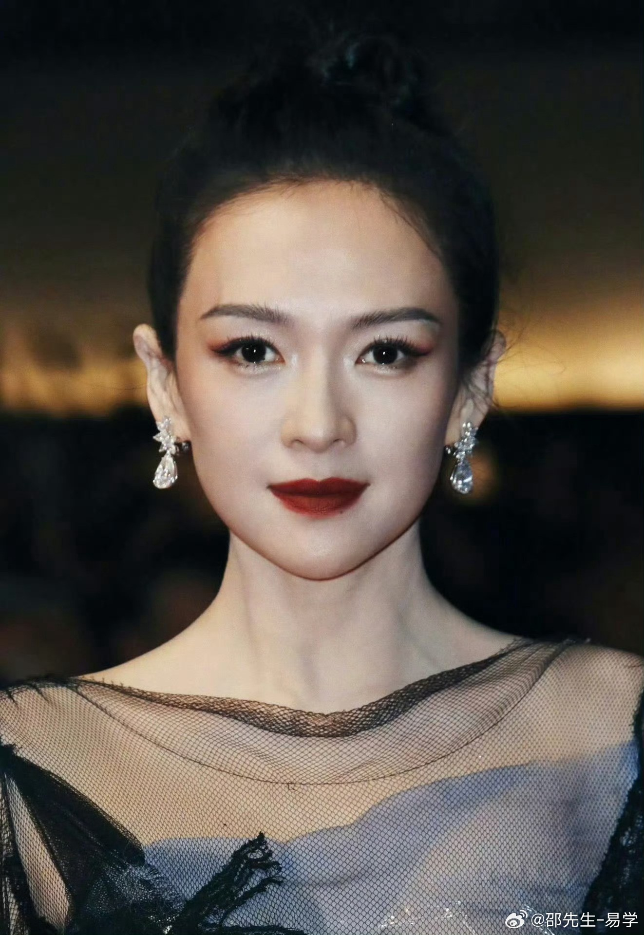 Chương Tử Di đối đầu cả showbiz, "gây thù chuốc oán" với toàn tên tuổi hạng A!- Ảnh 12.