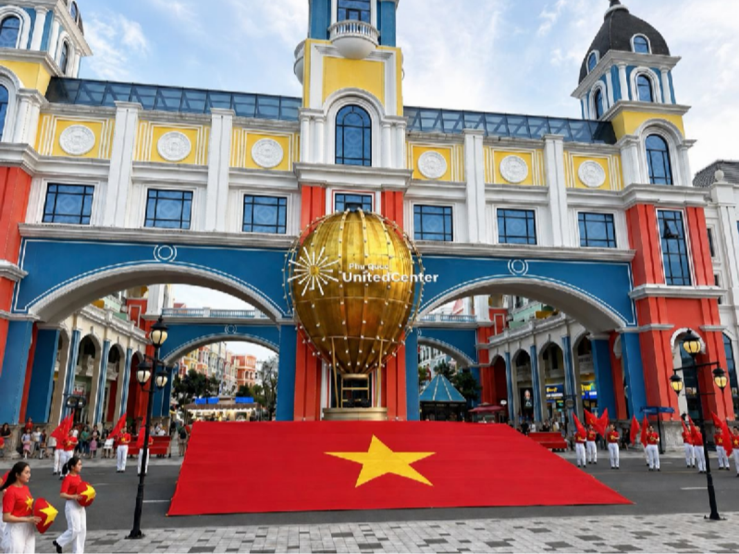 Hệ sinh th&aacute;i giải tr&iacute; Vingroup rực rỡ sắc m&agrave;u, ngập tr&agrave;n ưu đ&atilde;i dịp Tết Độc lập - Ảnh 9.