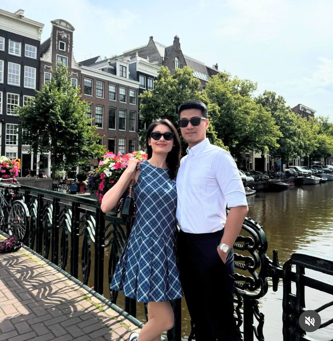T&igrave;nh h&igrave;nh h&ocirc;n nh&acirc;n của &Aacute; hậu v&agrave; chồng "tổng t&agrave;i" đẹp nhất nh&igrave; Vbiz- Ảnh 5.
