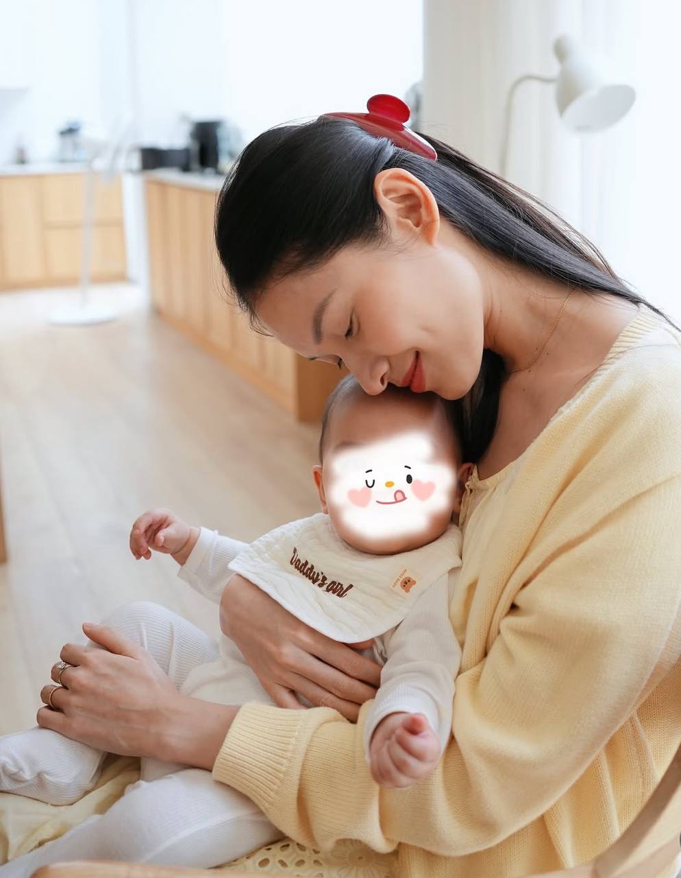 T&igrave;nh h&igrave;nh h&ocirc;n nh&acirc;n của &Aacute; hậu v&agrave; chồng "tổng t&agrave;i" đẹp nhất nh&igrave; Vbiz- Ảnh 8.