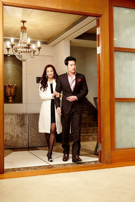 Ngoại h&igrave;nh kh&ocirc;ng tin nổi của mỹ nh&acirc;n đẹp nhất showbiz sau khi sinh con cho thiếu gia tập đo&agrave;n- Ảnh 6.