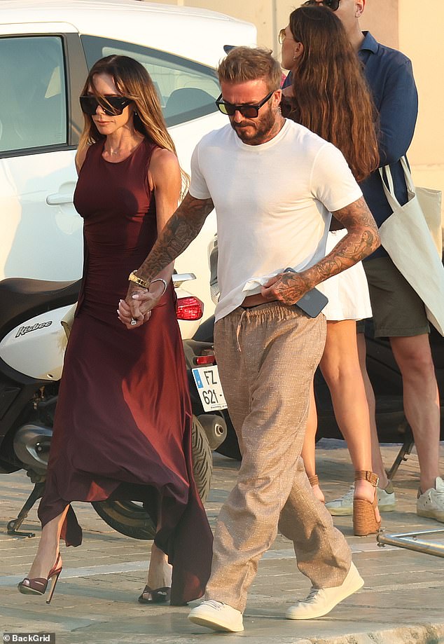 Brooklyn Beckham và vợ con nhà tỷ phú nghỉ dưỡng tại biệt thự 15 triệu bảng, né Beckham - Victoria- Ảnh 4.