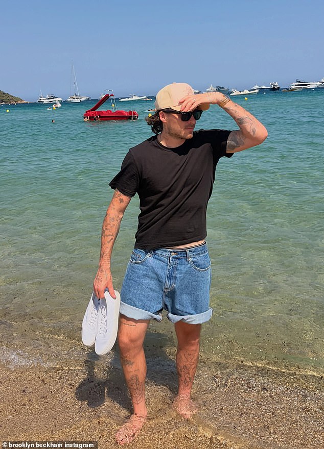 Brooklyn Beckham và vợ con nhà tỷ phú nghỉ dưỡng tại biệt thự 15 triệu bảng, né Beckham - Victoria- Ảnh 3.