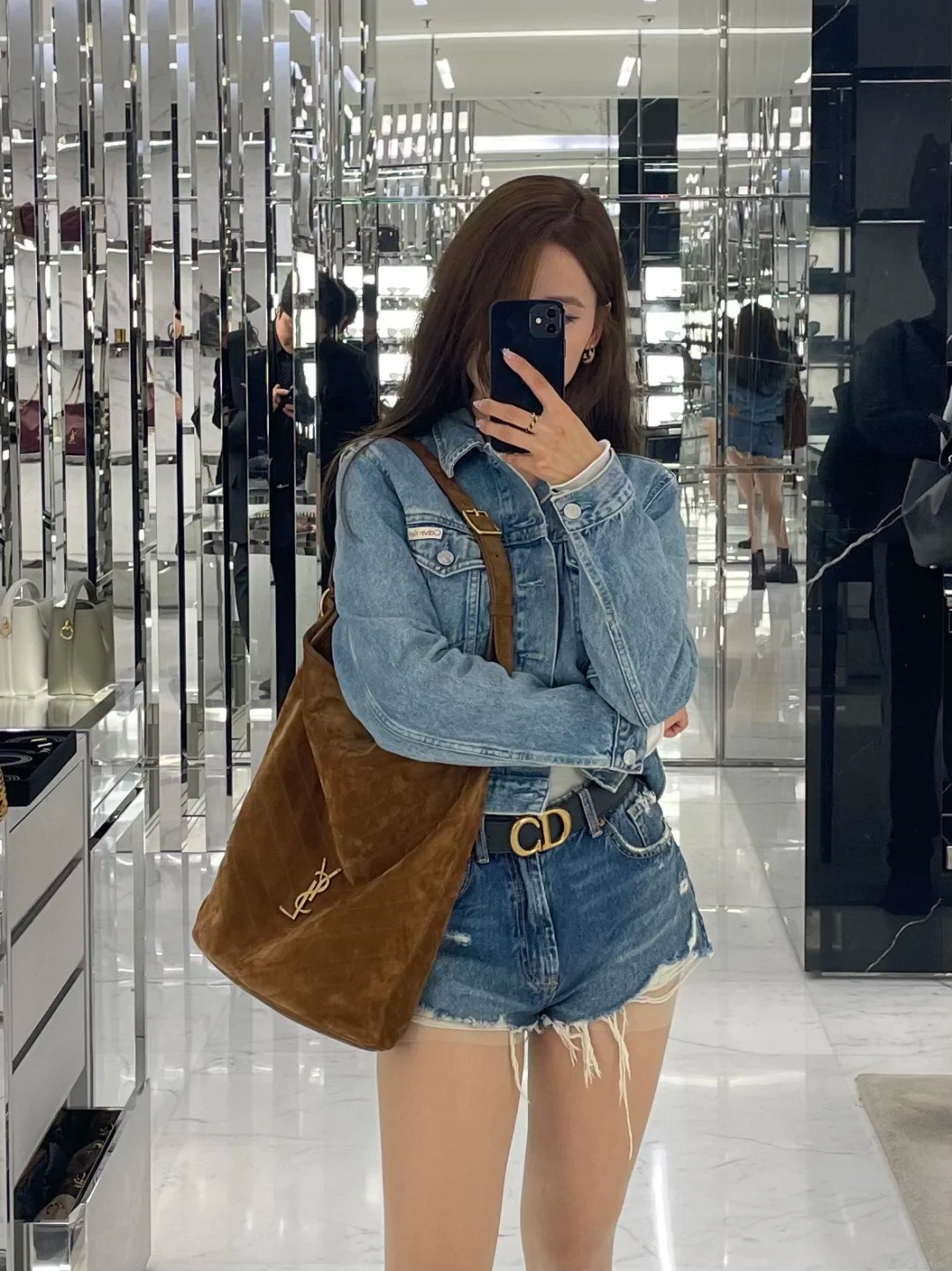 Từ Chanel đến Miu Miu: 5 mẫu t&uacute;i x&aacute;ch được xem l&agrave; khoản đầu tư đ&aacute;ng gi&aacute; nhất- Ảnh 4.